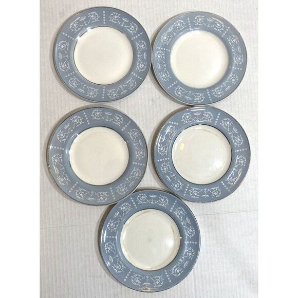 Arklow Belvedere Salad Plate Arkbel White scrolls Urns on blue/gray READ VTG - Picture 1 of 13
